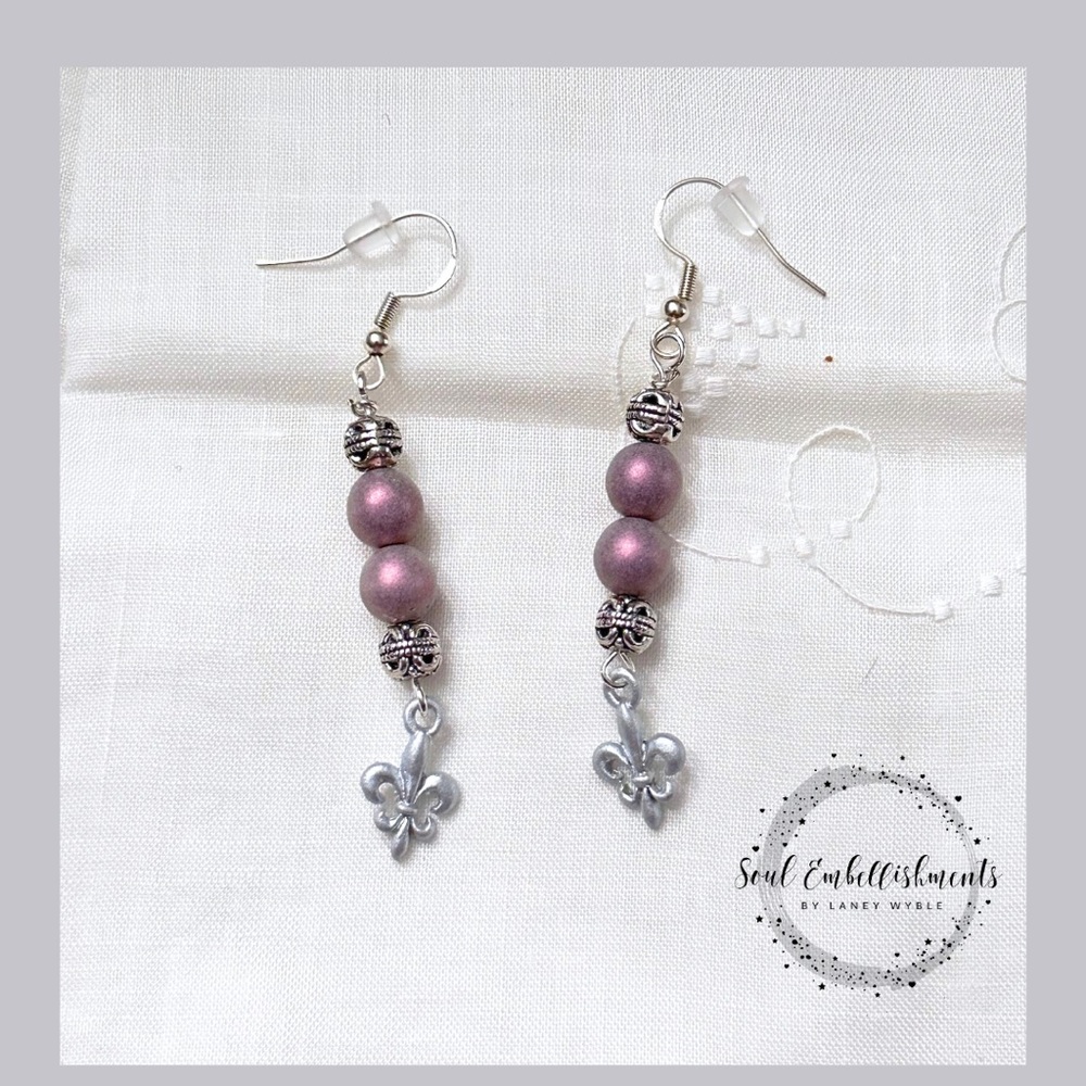 Soul Embellishment’s™️ By Laney W. Elegant Silver Fleur-de-Lis Earrings